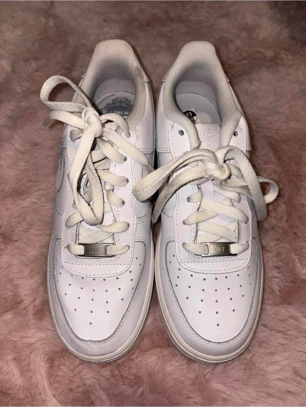 Nike Women's White Low-Top Leather Sneakers